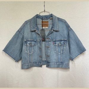 Levi’s Cropped Jean Jacket - shirtsleeve